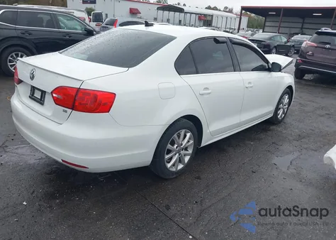 2014 Volkswagen Jetta 1.8T Se z USA, uszkodzony, nr VIN 3VWD17AJ6EM443916